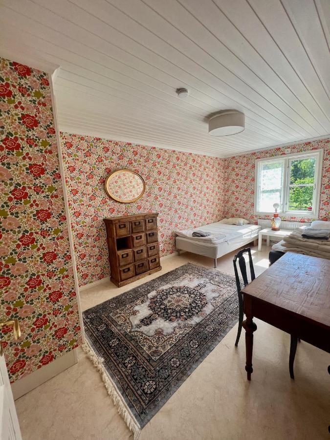 Idylliskt Hus Med Sjoeutsikt. Villa Östhammar Екстериор снимка