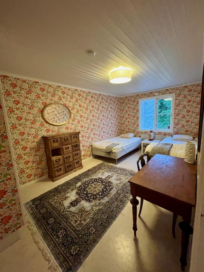 Idylliskt Hus Med Sjoeutsikt. Villa Östhammar Екстериор снимка